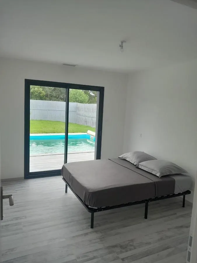 Maison Villa Entiere T5 Avec Piscine Bressols