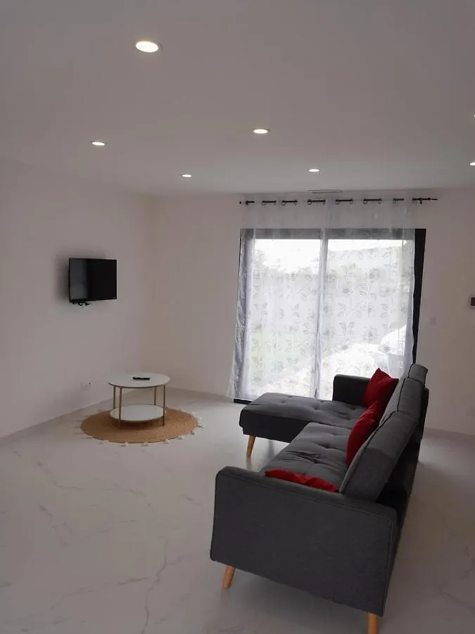 Maison Villa Entiere T5 Avec Piscine Bressols 0*,