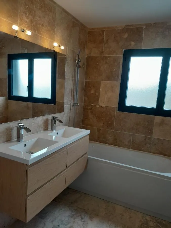 Maison Villa Entiere T5 Avec Piscine Bressols