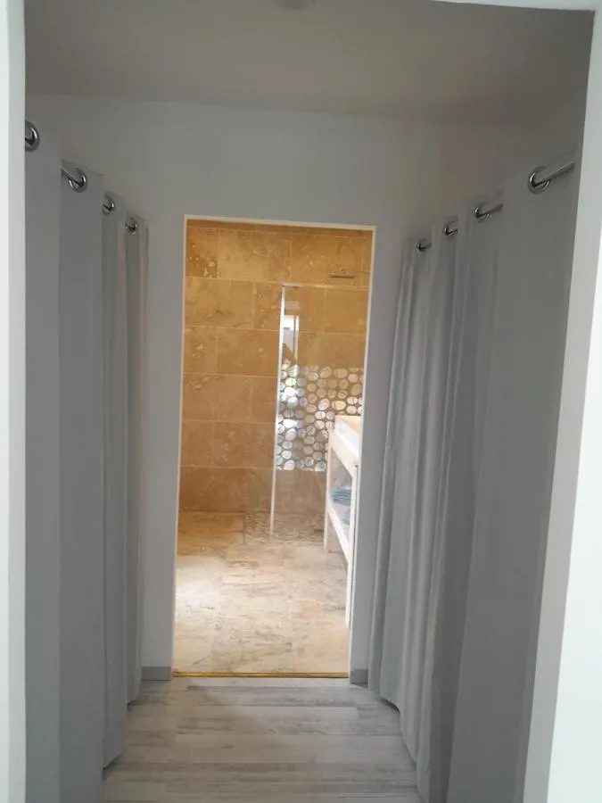 Maison Villa Entiere T5 Avec Piscine Bressols